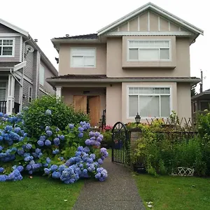  ベッド・アンド・ブレックファスト Helen's House / Close To Skytrain And Airport